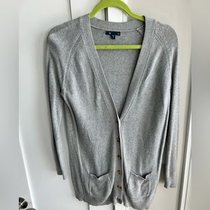 Medium gray gap cardigan